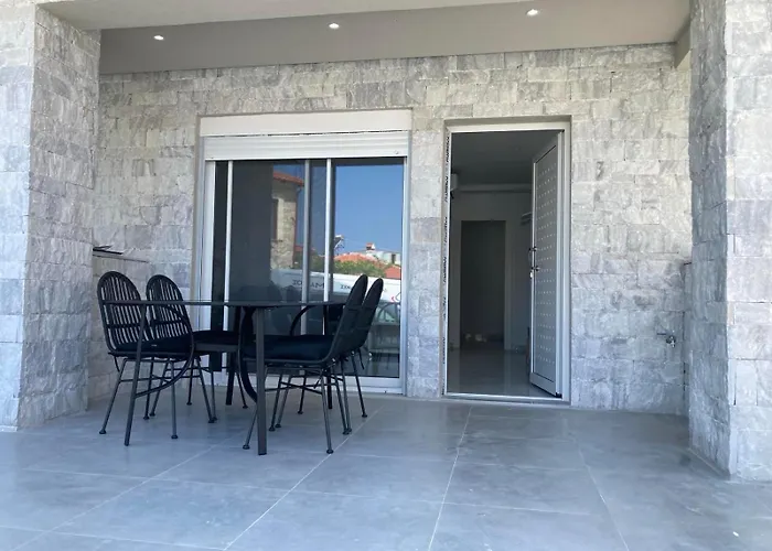 Luka 1 Aparts Polichrono Hotel de apartamente