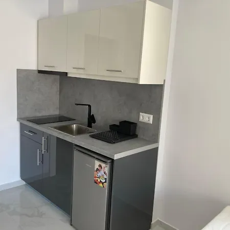 Aparthotel Luka 1 Aparts Polichrono 3*