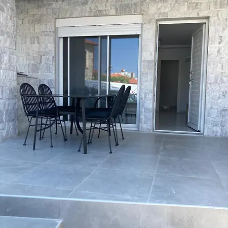 Luka 1 Aparts Polichrono Aparthotel