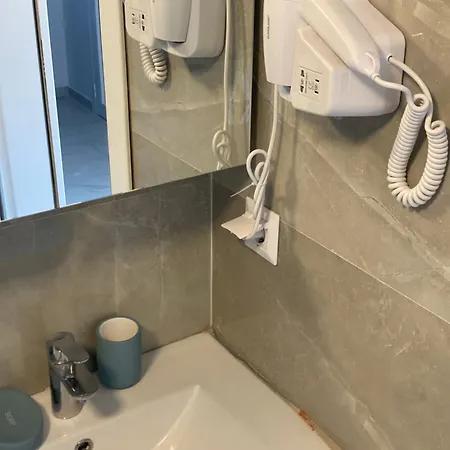 Luka 1 Aparts Polichrono 3* Polychrono