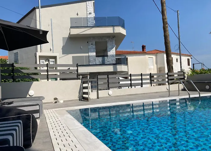 Apartmanhotel Luka 1 Aparts Polichrono 4*